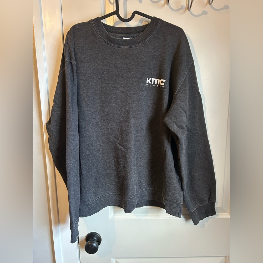 KMC Wheels Gray Crewneck Sweatshirt - size L